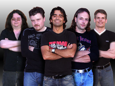Das Foto zeigt die 5 Männer der Rockgruppe 
