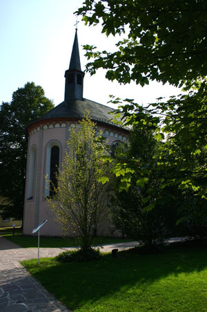 Das Foto die Seligenthaler Klosterkirche