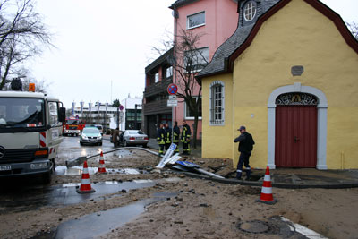 Straßenschäden, verursacht durch den Wasserrohrbruch an der Kapelle Ringstraße