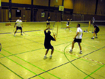 Das Bild zeigt Badmintonspieler vom STV