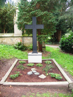 Das Bild zeigt die Grabstätte Jacobis