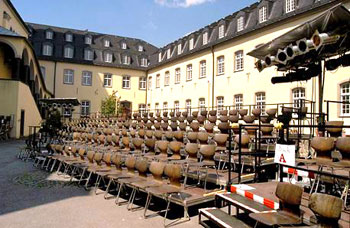Innenhof der Abtei Michaelsberg