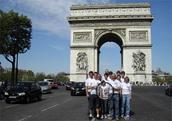 Die Rad-AG am Arc de Triomphe 