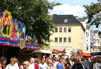 Das Bild zeigt viele Stadtfestbesucher im vergangenen Jahr
