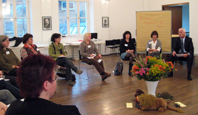 Das Bild zeigt die Teilnehmer der Tagung