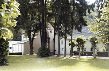 Das Bild zeigt die Klosterkirche in Seligenthal