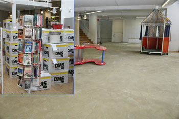 Das Bild zeigt die wg. Umbauarbeiten leere Bibliothek
