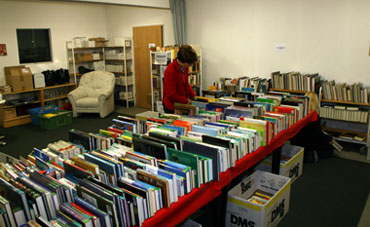 Das Bild zeigt den Bücherflohmarkt