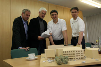 Das Bild zeigt Ludwig Konrath, Franz Huhn, Dr. Rami Rabahieh und Dr. Thomas Schmidt