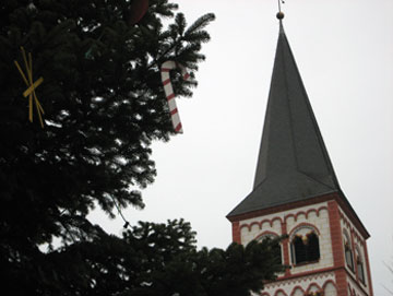 Das Bild zeigt die Sankt Servatius Kirche