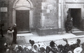 Kaiser Wilhelm II. vor der Servatius Kirche