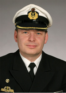 Kapitänleutnant Heiko Thun ist neuer Kommandant des Minensuchboots " ...